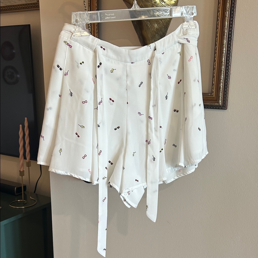 Sunglasses White Patterned Women Shorts